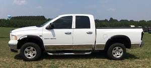 lot 4 image: 2003 Dodge Ram 1500 ST 4x4