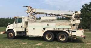 lot 1 image: 1996 Freightliner FL80 Auger Truck