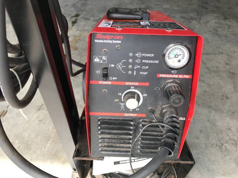 lot 2 image: Snap-On Plasma Cutter