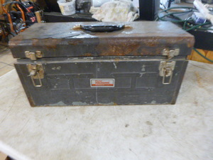 lot 24 image: Toolbox