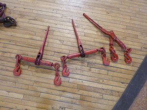 lot 44 image: 3 Chain Binders