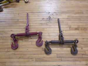lot 45 image: 2 Chain Binders