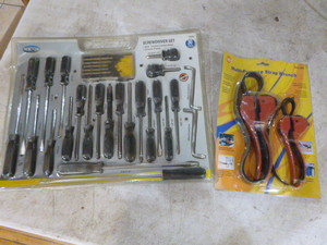 lot 50 image: Project Gear 30 Piece Screwdriver Set