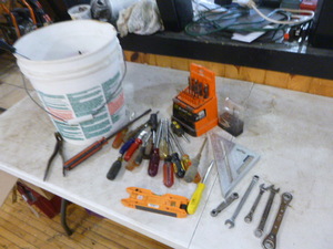 lot 56 image: Bucket Full of Screwdrivers