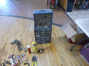lot 64 image: Miscellaneous Garage Items