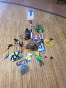 lot 98 image: Miscellaneous Lawn Tools