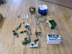 lot 99 image: Miscellaneous Lawn Tools