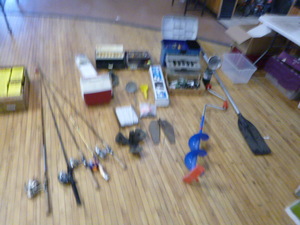 lot 101 image: Miscellaneous Fishing Items