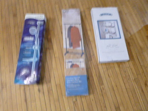 lot 117 image: Bathroom Items