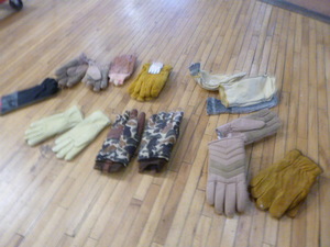 lot 129 image: Work Gloves