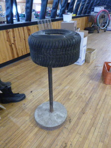 lot 143 image: Work Stand