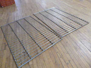 lot 149 image: 2 Wire Racks