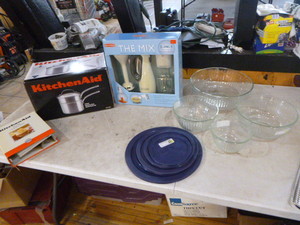 lot 167 image: Kitchen Items