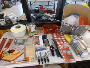 lot 169 image: Kitchen Items