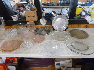 lot 177 image: Serving Platters and Bowls