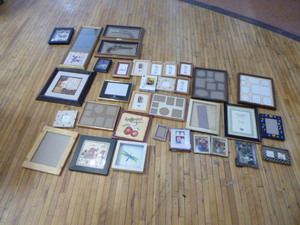 lot 192 image: Lot of Picture Frames