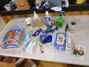 lot 199 image: Pet Supplies