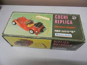 lot 16 image: AWESOME PIECE Sanchis Electrically Driven Plastic Coche Replica REF .300 E. MG