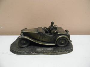 lot 39 image: RARE Originalities MG TC Heavy Resin Car. VERY COOL PIECE. SEE PICTURES
