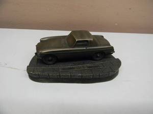 lot 40 image: RARE Originalities MG B Heavy Resin Car. VERY COOL PIECE. SEE PICTURES