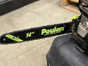 lot 20 image: Poulan P3314 Chainsaw