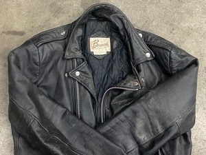 lot 34 image: Bermans Leather Coat