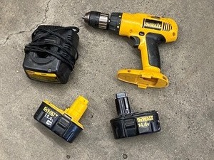 lot 37 image: DeWalt DW997 Cordless 12 VSR Drill, (2) DeWalt 14.4Volt Batteries, (1) DeWalt Battery Charger