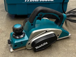 lot 45 image: Makita Handheld Planer With Case, Like New