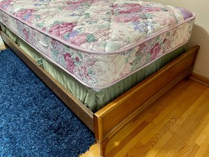 lot 1 image: Twin Bed Headboard with Lady Englander Ultra Comfort Mattress