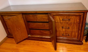 lot 7 image: Delightful Dresser