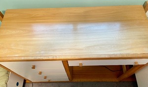lot 19 image: Terrific Desk with Chair