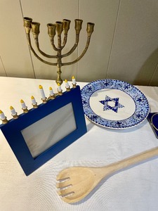 lot 34 image: Judaica Items