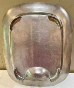 lot 53 image: Large Wilton Tray