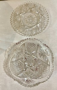 lot 64 image: Sensational Serving Items