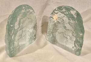 lot 189 image: Blenko Bookends
