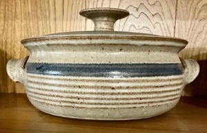 lot 192 image: Pottery Grouping