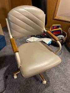 lot 117 image: 6 Padded Chairs on Castors