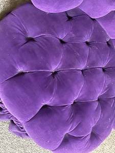 lot 126 image: Vintage Purple Tufted Chair