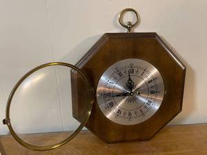 lot 146 image: Vintage Wooden Clock