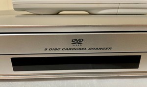 lot 225 image: Toshiba 5 Disk Carousel Changer DVD player