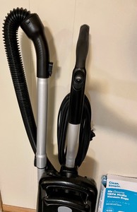 lot 226 image: Simplicity Signature Vacuum
