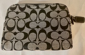 lot 243 image: Coach Bag