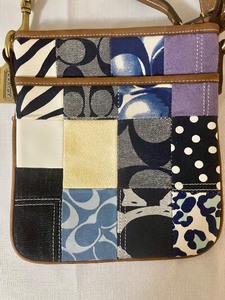 lot 242 image: Coach Cross Body Purse