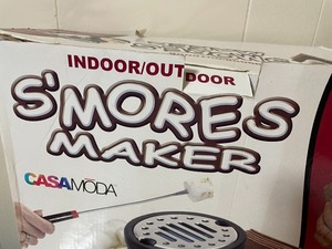 lot 272 image: Casa Moda IndoorOutdoor Smorers Maker