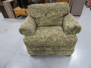 lot 26 image: Lay-Z-Boy Chair