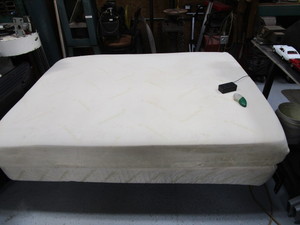 lot 31 image: Queen Size Tempur-Pedic Mattress wPower Adjustable Bed Frame