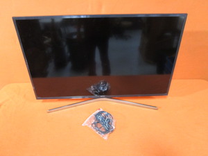 lot 4 image: 40 Samsung TV