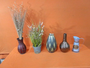 lot 54 image: Home Decor