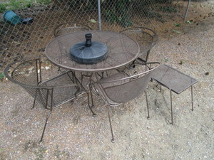 lot 35 image: Patio Furniture