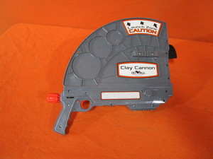 lot 41 image: Clay Pigeon Launcher